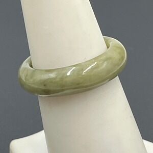 Jadeite Jade Green‎ Smooth Band Ring size 7